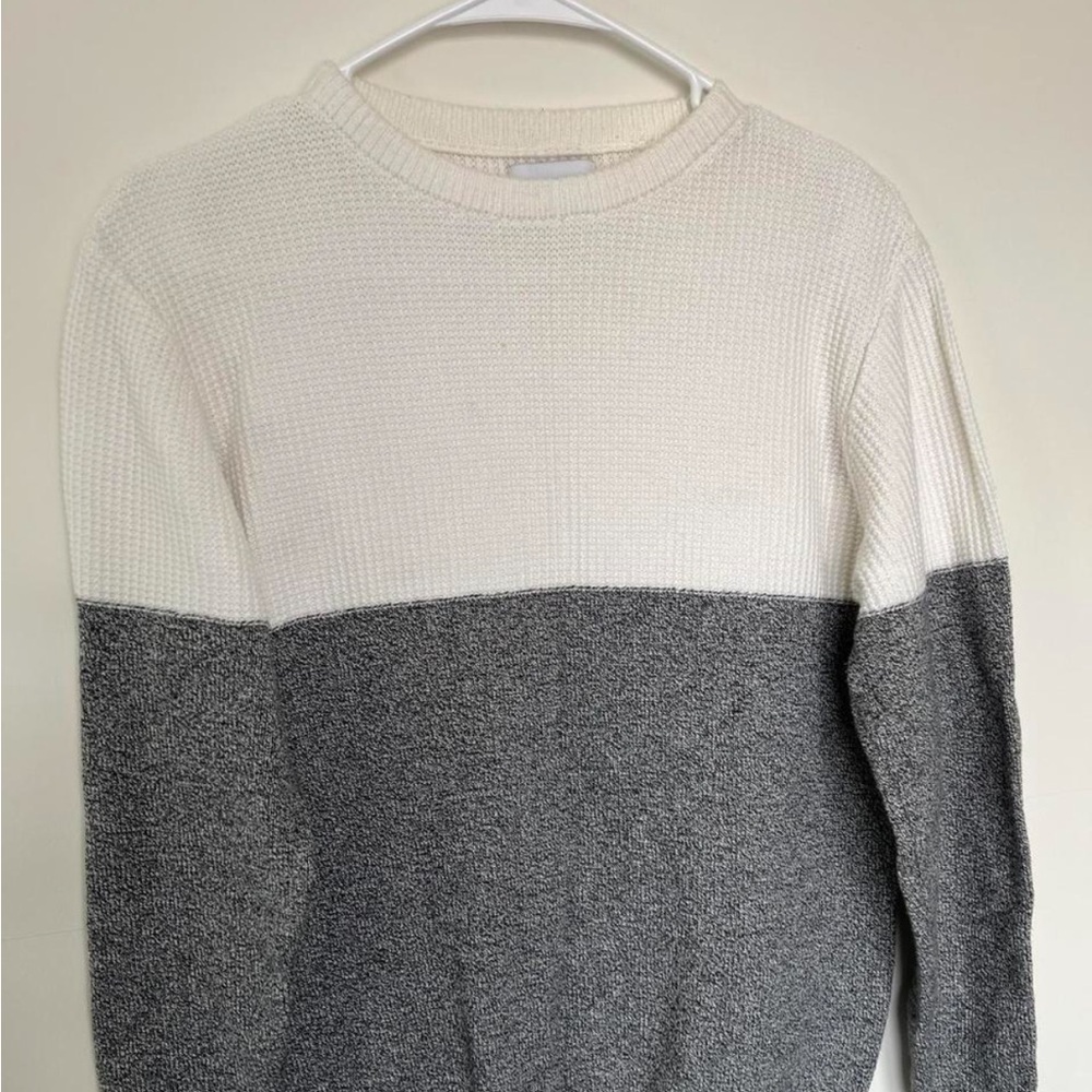 Pull&Bear White and Gray Crewneck Sweater Minimalist Design